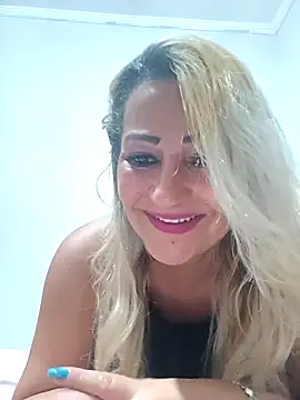 Snapshot of vivifernades chatting on 13, 11, 2025 vivifernades online show from 13, 11, 2025