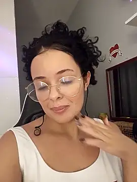 Snapshot of NinaSweet2 chatting on 28, 3, 2026 NinaSweet2 online show from 28, 3, 2026
