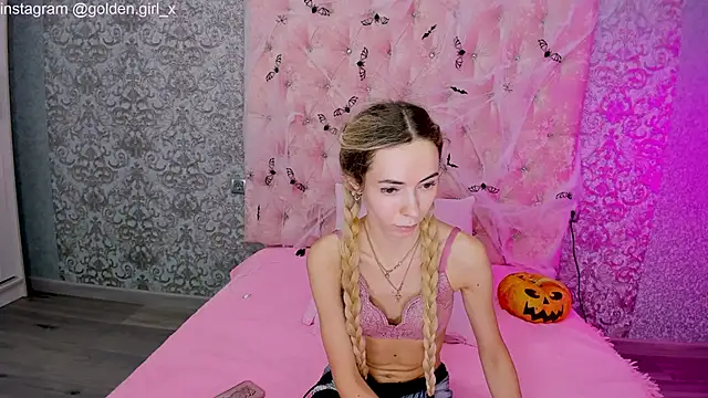 Snapshot of Akilla_Queen chatting on 4, 11, 2025 Akilla Queen online show from 4, 11, 2025