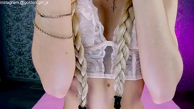 Snapshot of Akilla_Queen chatting on 18, 11, 2025 Akilla Queen online show from 18, 11, 2025