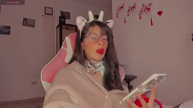 VYONED online show from 1, 1, 2025