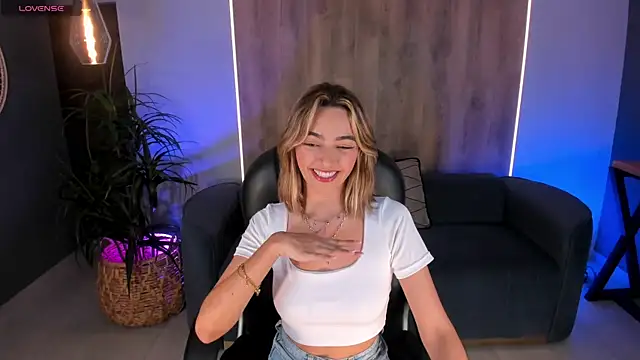 MelissaMoore  online show from 1, 12, 2025