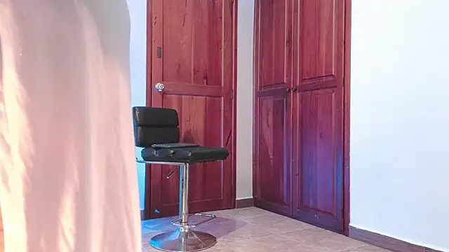 AGATHAA WHITE online show from 21, 11, 2025