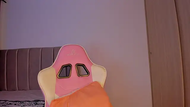 Snapshot of isa_bunny chatting on 23, 9, 2025 isa bunny online show from 23, 9, 2025