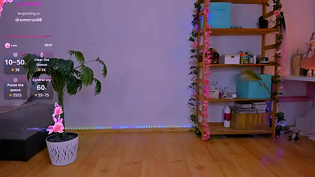 Snapshot of Teylor_Fly chatting on 20, 10, 2025 Teylor Fly online show from 20, 10, 2025