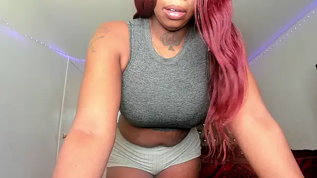 Snapshot of SashaMalone chatting on 17, 12, 2025 SashaMalone online show from 17, 12, 2025