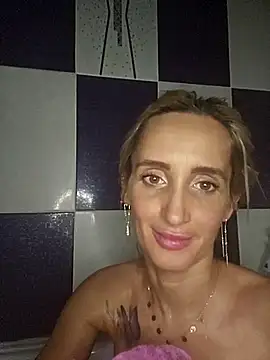 Snapshot of IsabelleEthan chatting on 4, 3, 2025 IsabelleEthan online show from 4, 3, 2025