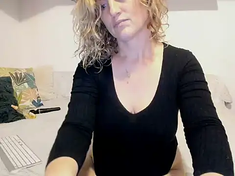 Jadore able online show from 8, 2, 2025