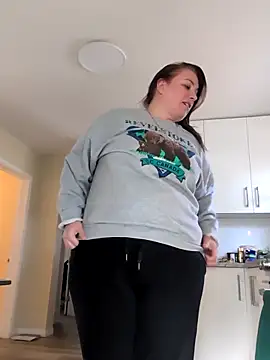 Canadian BBW online show from 7, 3, 2025