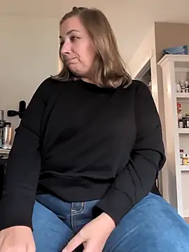 Canadian BBW online show from 24, 10, 2025