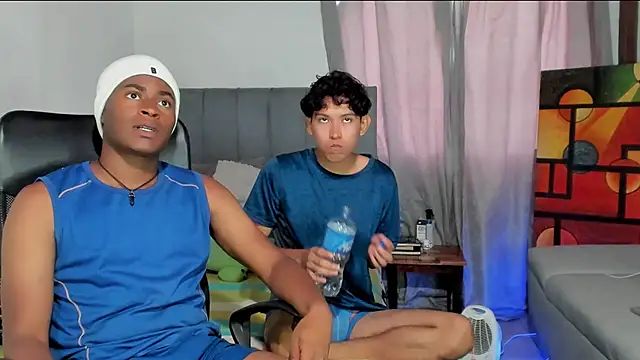 Snapshot of CrissBrownxxx chatting on 21, 4, 2026 CrissBrownxxx online show from 21, 4, 2026