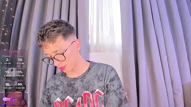 Thiago jones online show from 6, 10, 2025