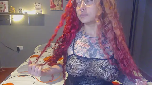 Snapshot of Tattoodreams_lucy chatting on 1, 7, 2026 Tattoodreams lucy online show from 1, 7, 2026