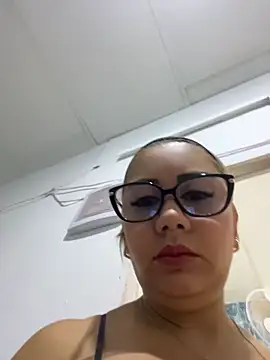 Snapshot of maymercy chatting on 31, 5, 2026 maymercy online show from 31, 5, 2026