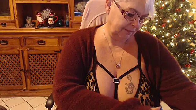 Snapshot of MISS_LINDAH chatting on 26, 12, 2024 MISS LINDAH online show from 26, 12, 2024