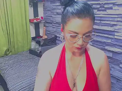 Snapshot of Cruela_deviil chatting on 5, 3, 2025 Cruela deviil online show from 5, 3, 2025