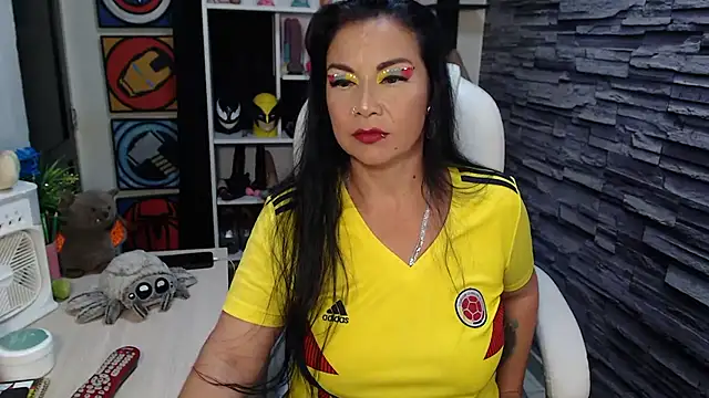 Snapshot of Cruela_deviil chatting on 24, 6, 2026 Cruela deviil online show from 24, 6, 2026