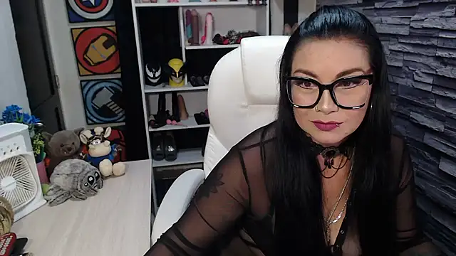 Snapshot of Cruela_deviil chatting on 26, 7, 2026 Cruela deviil online show from 26, 7, 2026