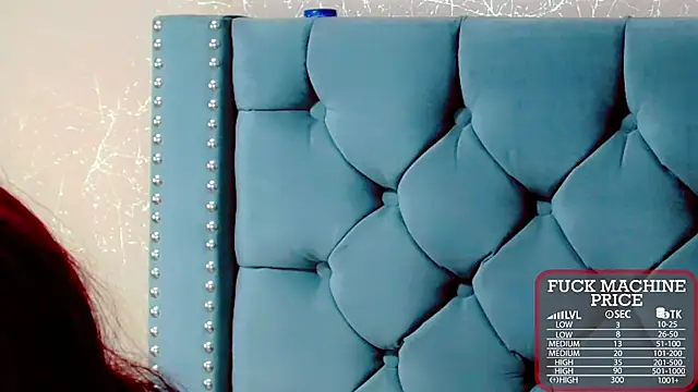 Snapshot of Imannejulienne chatting on 18, 12, 2025 Imannejulienne online show from 18, 12, 2025