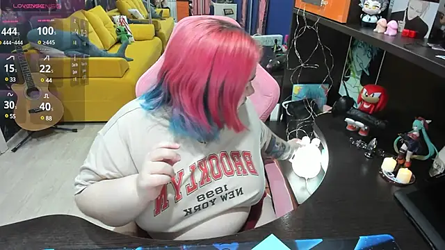 Softie Sofy online show from 23, 1, 2025