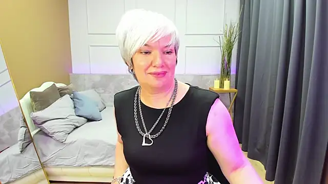 Snapshot of CarmenSoft chatting on 13, 1, 2025 CarmenSoft online show from 13, 1, 2025