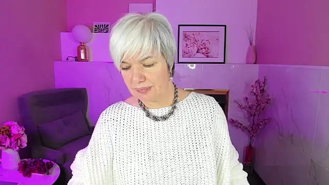 Snapshot of CarmenSoft chatting on 5, 3, 2025 CarmenSoft online show from 5, 3, 2025