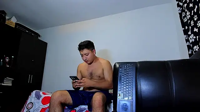 Snapshot of ares_sexxx chatting on 13, 12, 2025 ares sexxx online show from 13, 12, 2025