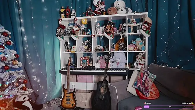 Snapshot of MadnessAlison chatting on 16, 12, 2025 MadnessAlison online show from 16, 12, 2025