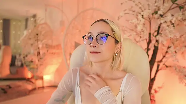 DalahiaRush online show from 8, 2, 2025