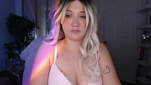 Snapshot of GoddessEmmy chatting on 21, 3, 2026 GoddessEmmy online show from 21, 3, 2026