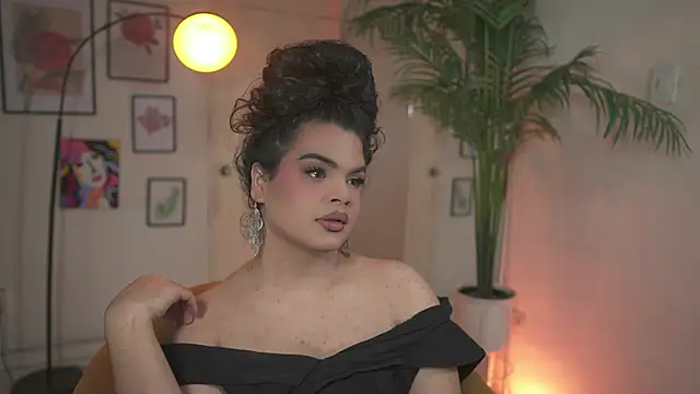 Snapshot of artechloe chatting on 25, 11, 2025 artechloe online show from 25, 11, 2025