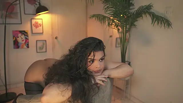 Snapshot of artechloe chatting on 18, 12, 2025 artechloe online show from 18, 12, 2025