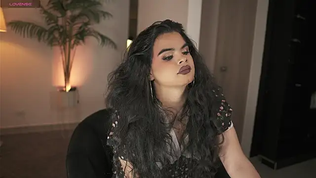 Snapshot of artechloe chatting on 5, 4, 2026 artechloe online show from 5, 4, 2026