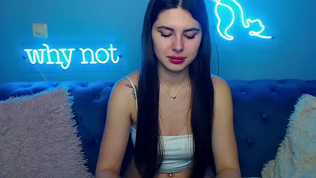 Snapshot of ViollinaLove chatting on 14, 11, 2025 ViollinaLove online show from 14, 11, 2025