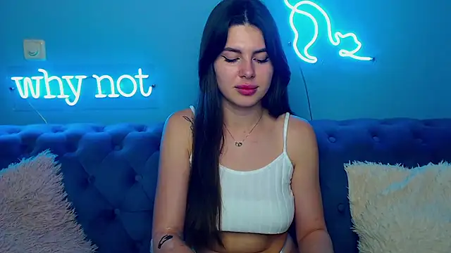 Snapshot of ViollinaLove chatting on 28, 11, 2025 ViollinaLove online show from 28, 11, 2025