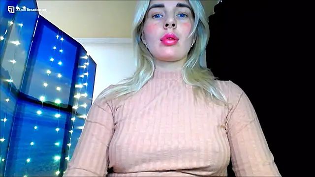 Snapshot of miaa_sunn chatting on 12, 12, 2024 miaa sunn online show from 12, 12, 2024