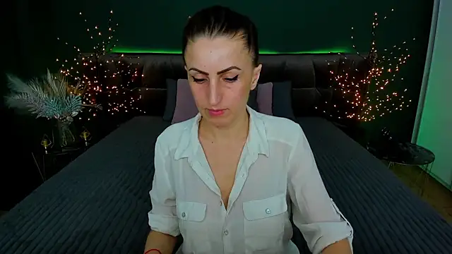 Rebecca Diamond online show from 3, 2, 2025