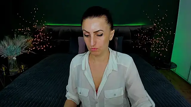 Rebecca Diamond online show from 9, 3, 2025