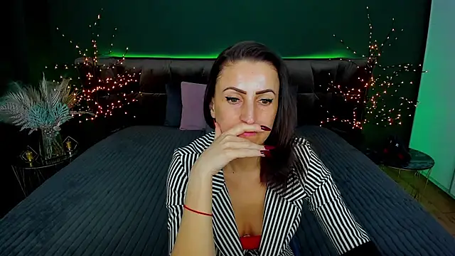 Rebecca Diamond online show from 16, 3, 2025