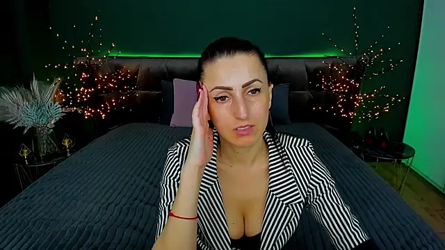 Rebecca Diamond online show from 18, 3, 2025