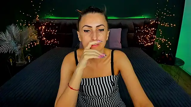 Rebecca Diamond online show from 16, 9, 2025