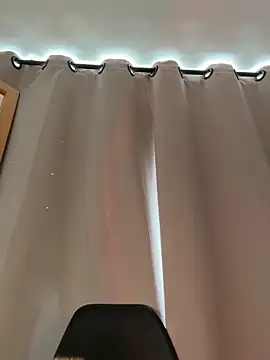 Snapshot of curchez_ chatting on 21, 11, 2025 curchez online show from 21, 11, 2025