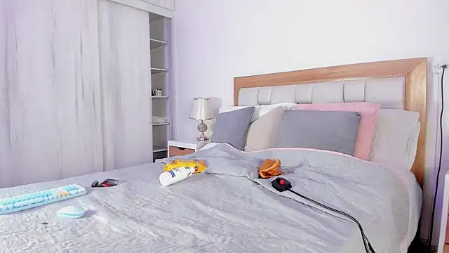 elena mature online show from 15, 11, 2025