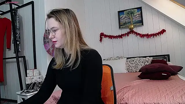 Snapshot of CindyJonson chatting on 13, 2, 2025 CindyJonson online show from 13, 2, 2025