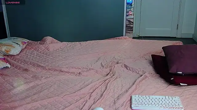 Snapshot of CindyJonson chatting on 18, 9, 2025 CindyJonson online show from 18, 9, 2025