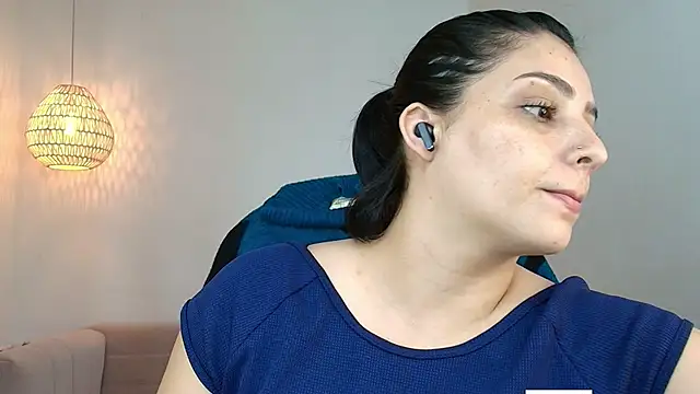 Snapshot of YummyAnna_ chatting on 6, 5, 2026 YummyAnna online show from 6, 5, 2026