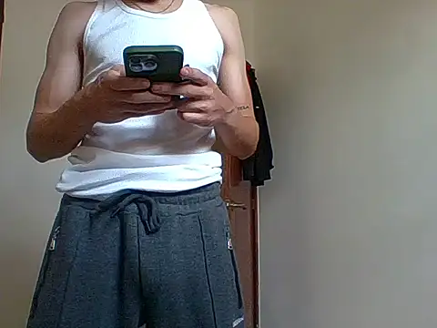 Snapshot of Rosecock69 chatting on 27, 4, 2026 Rosecock69 online show from 27, 4, 2026