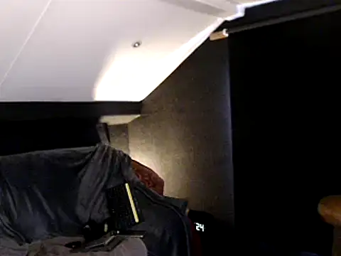 TheDogsBolloxXL online show from 8, 12, 2024