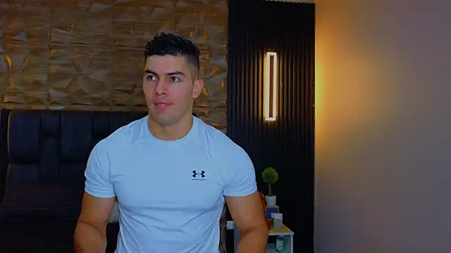 Snapshot of FelipeAndMarcello3 chatting on 19, 2, 2025 FelipeAndMarcello3 online show from 19, 2, 2025