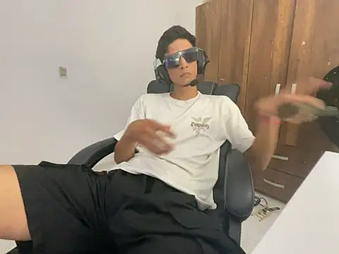 Max TheHorseDick online show from 8, 2, 2025